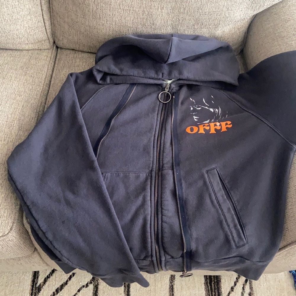 NAVY BLUE GRAPHIC OFF-WHITE ZIP UP HOOIDE. OVERSIZED M,VERY FASHIONABLE & UNIQUE